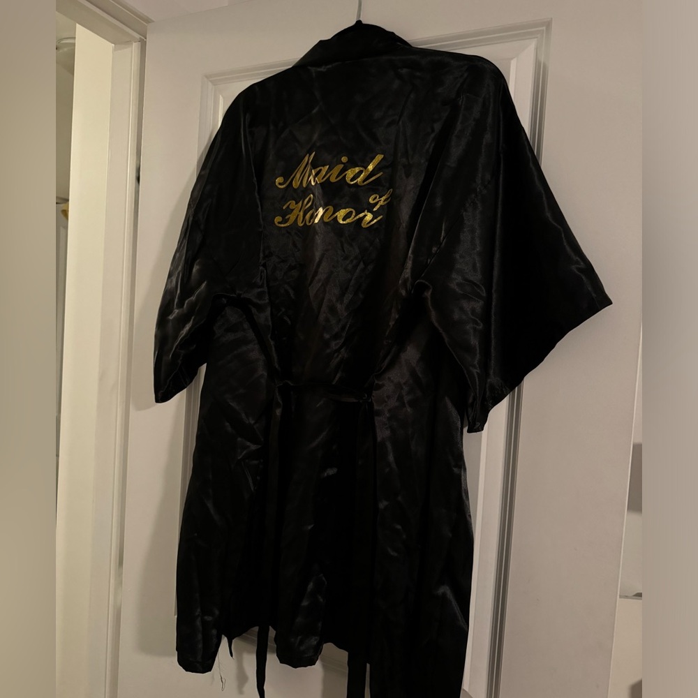 Maid of honour robe in black